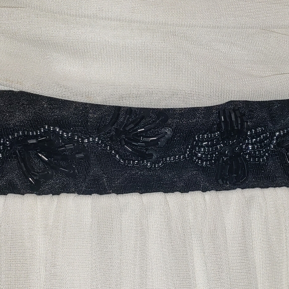 White knee length cocktail dress - Picture 2 of 5